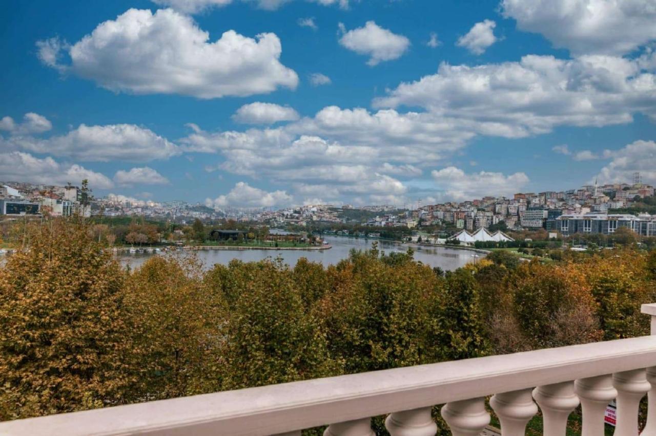 Ramada By Wyndham Istanbul Golden Horn Hotel Bagian luar foto